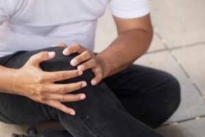 man-holding-his-knee-after-a-slip-and-fall-accident