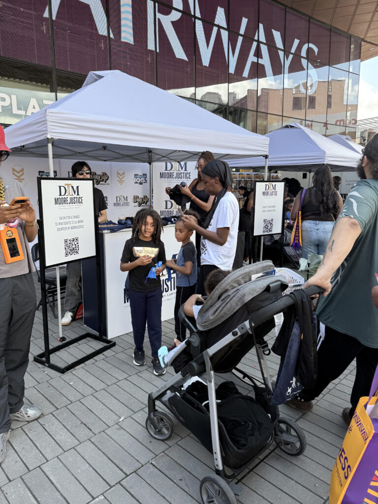 MooreJustice se une a Brooklyn para celebrar el Día de Angela Yee MooreJustice se une a Brooklyn para celebrar el Día de Angela Yee
