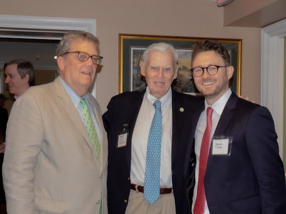 Darren T. Moore junto a invitados en la celebración de Bloomsday 2024 de IABANY